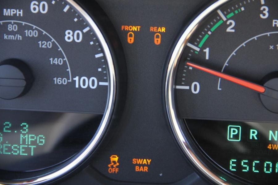  Jeep Wrangler 2012 года  (фото 24 из 56)